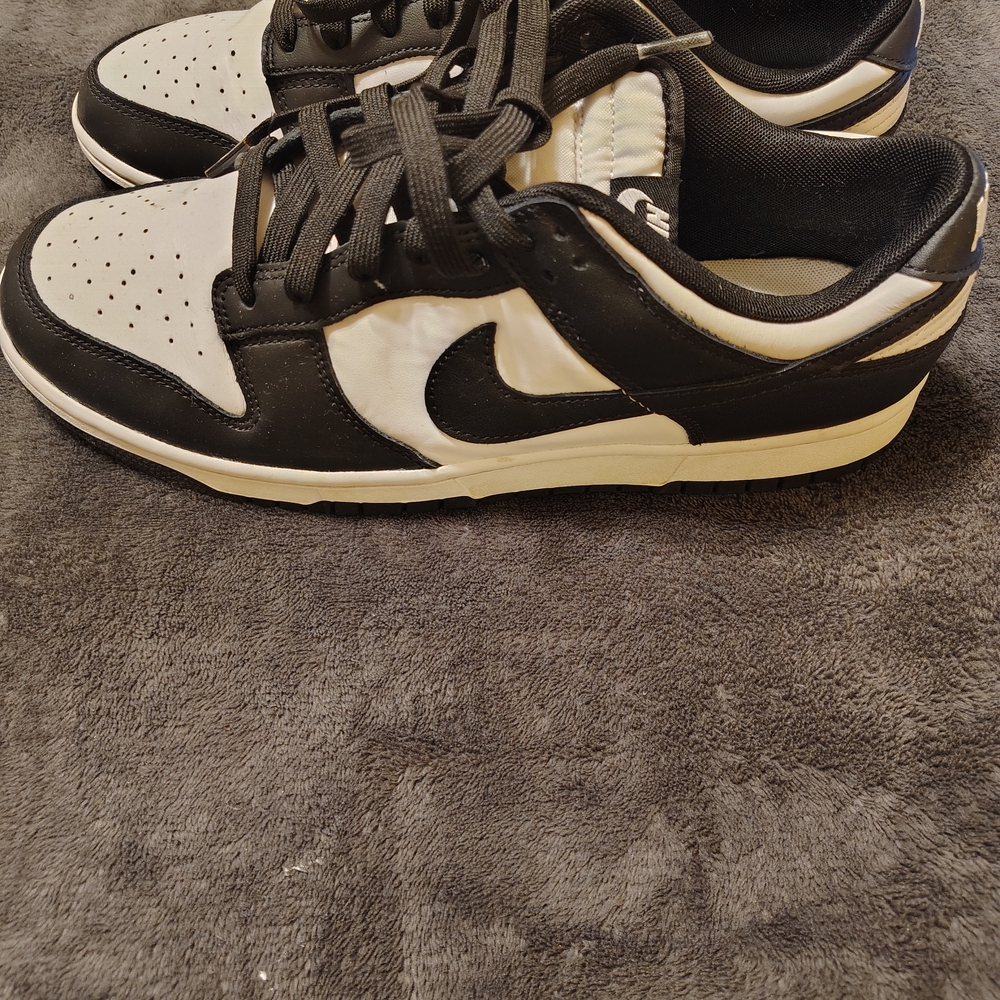 Nike Black and White Athletic Shoes